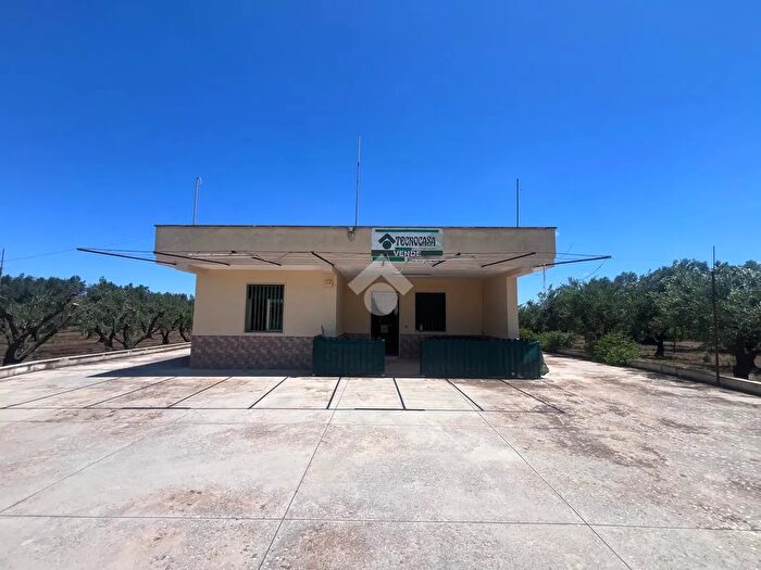 Casa quadrilocale in vendita in Sp Via San Pancrazio Salentino, Mesagne