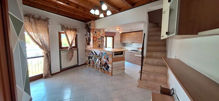 Appartamento trilocale in vendita in Via Vittorio Veneto, Rapolano Terme