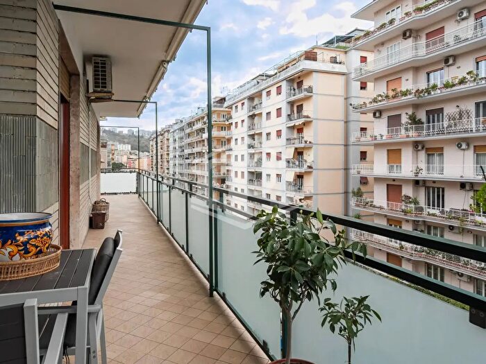 Appartamento con 6 locali in vendita in Via Lepanto, Napoli