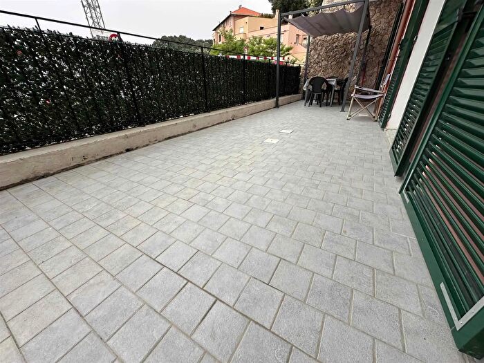 Appartamento trilocale in affitto in Bergeggi Savona Sv, Bergeggi