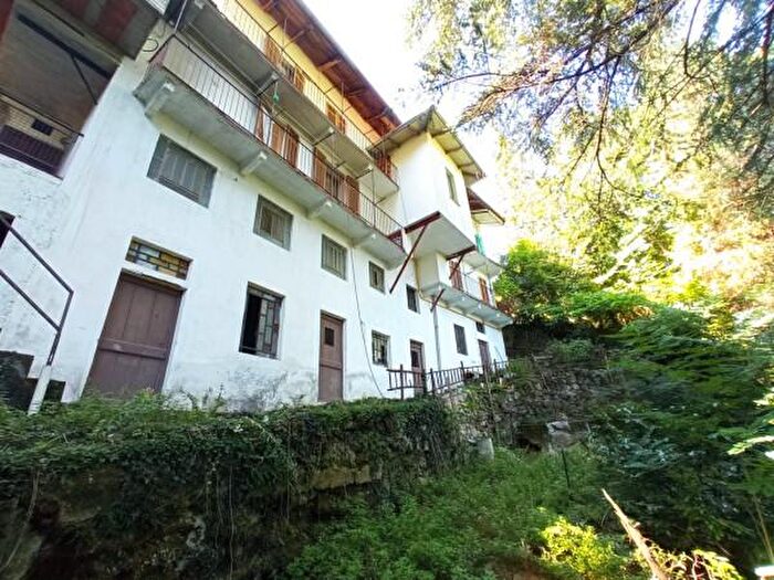 Casa con 6 locali in vendita in Via Rondo, Casapinta