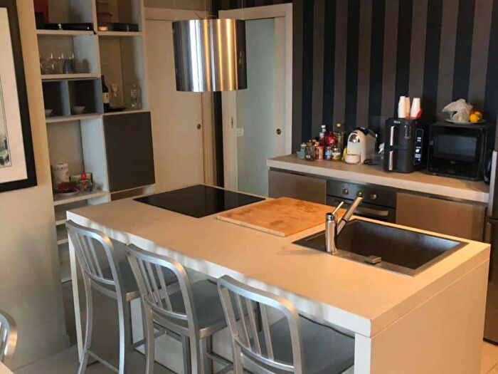 Appartamento trilocale in affitto in Via Europa, Centro, San Donato Milanese