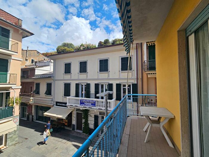 Appartamento bilocale in affitto in Piazza xx settembre, Centro, Moneglia