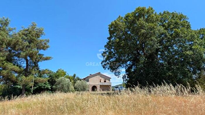 Casa con 6 locali in vendita in Via Perugia, Montegabbione