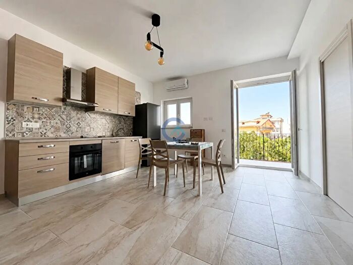 Appartamento trilocale in affitto in Via Sant'Elena, Catanzaro