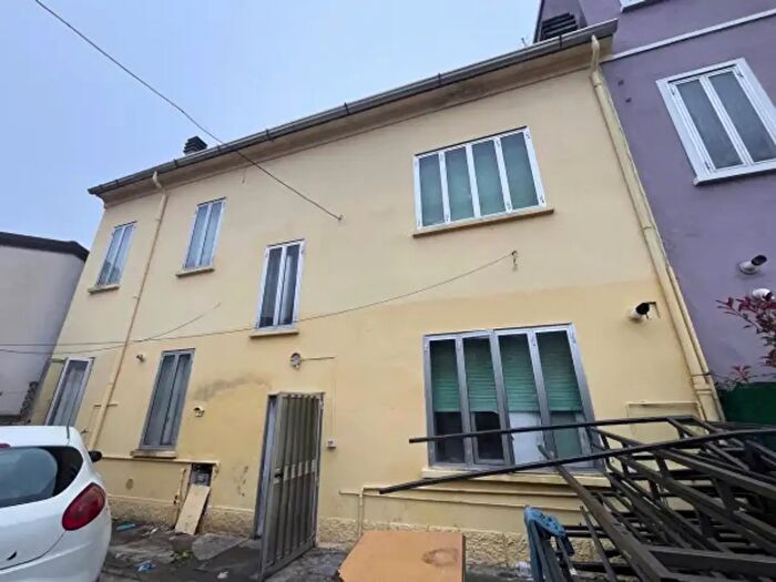 Casa con 5 locali in vendita in Suzzara