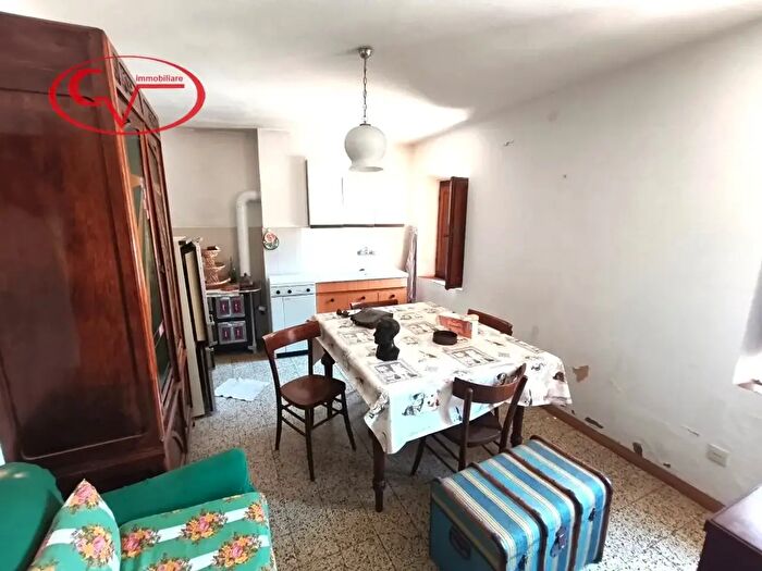 Appartamento trilocale in vendita in Via Trento, Bucine