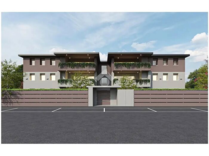 Appartamento quadrilocale in vendita in Via San Martino, Treviglio