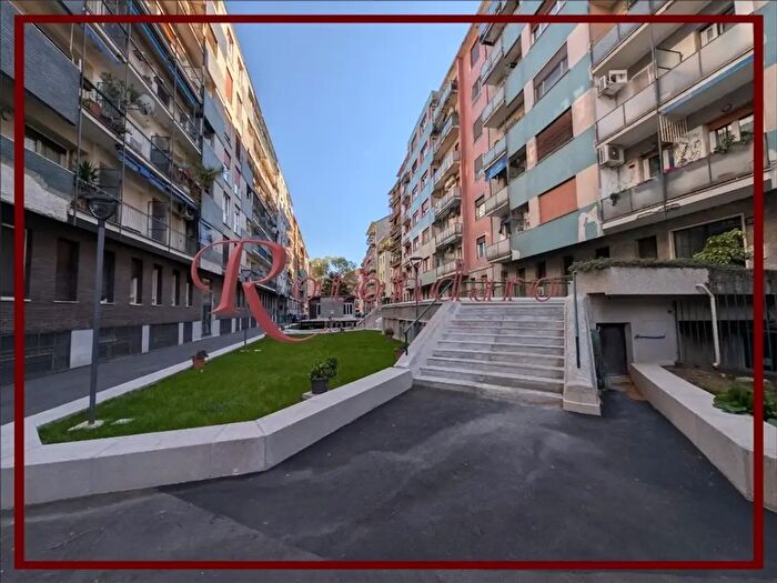Appartamento bilocale in affitto in Via Lorenteggio, Milano