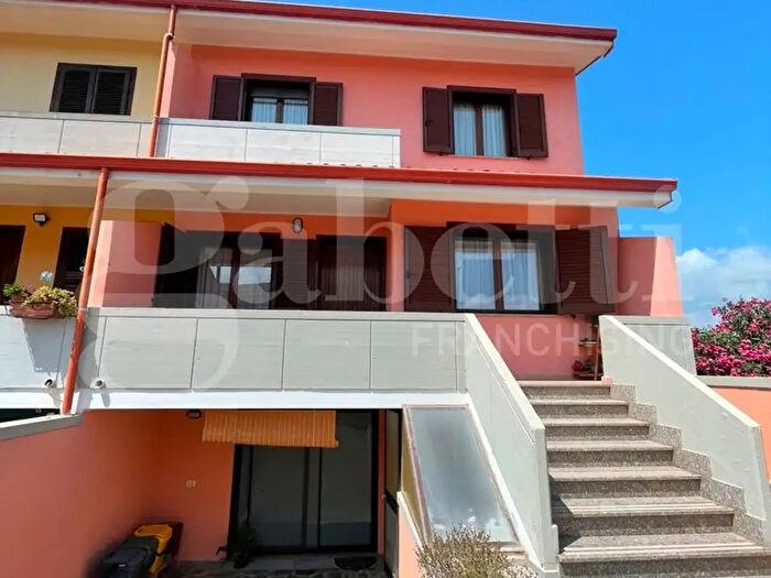 Casa con 5 locali in vendita in Via Capo Caccia, Oristano