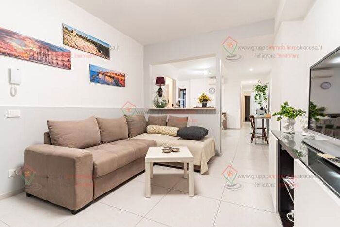 Appartamento trilocale in affitto in corso Timoleonte, Gelone Cadorna, Siracusa