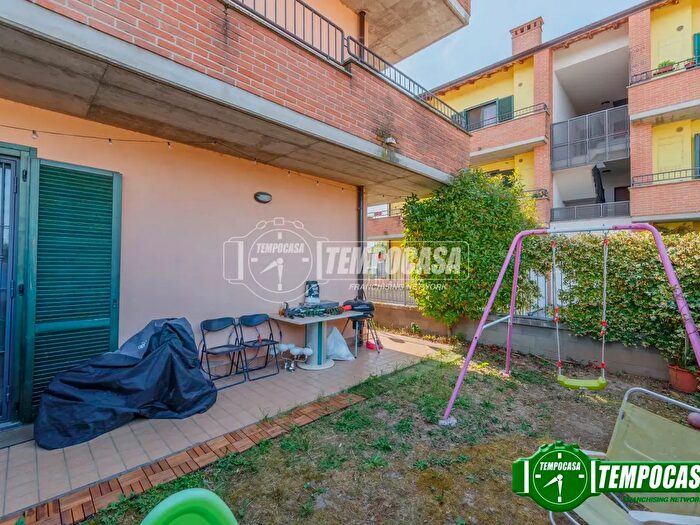 Appartamento trilocale in vendita in Via Cavagnera, Vidigulfo