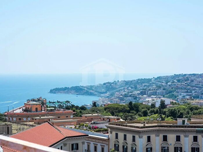 Appartamento quadrilocale in vendita in Via Michele Kerbaker, Napoli