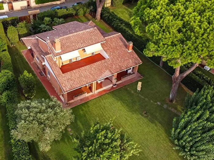 Casa con 6 locali in vendita in Marina Velca Golf, Tarquinia