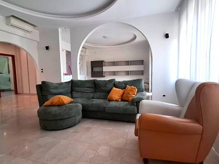 Appartamento trilocale in affitto in Via Venezia Lungofiume Paolucci, Pescara