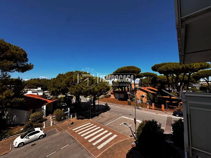 Appartamento trilocale in vendita in Viale Giosuè Carducci Lido degli Estensi, Comacchio