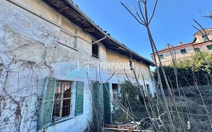 Casa con 8 locali in vendita in Via Tortorello, Giaveno