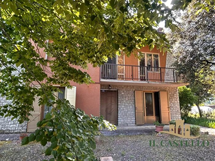 Casa quadrilocale in vendita in Pineta, Castiglione Del Lago
