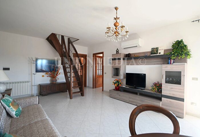 Appartamento con 5 locali in vendita in Via Castiglioni, Santo Stefano Di Magra