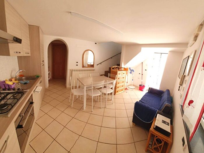 Appartamento trilocale in affitto in Via Principessa Margherita, Casamicciola Terme