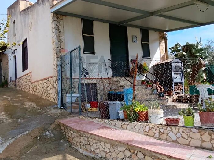 Casa bilocale in vendita in Contrada Bucceri Snc, Caltanissetta