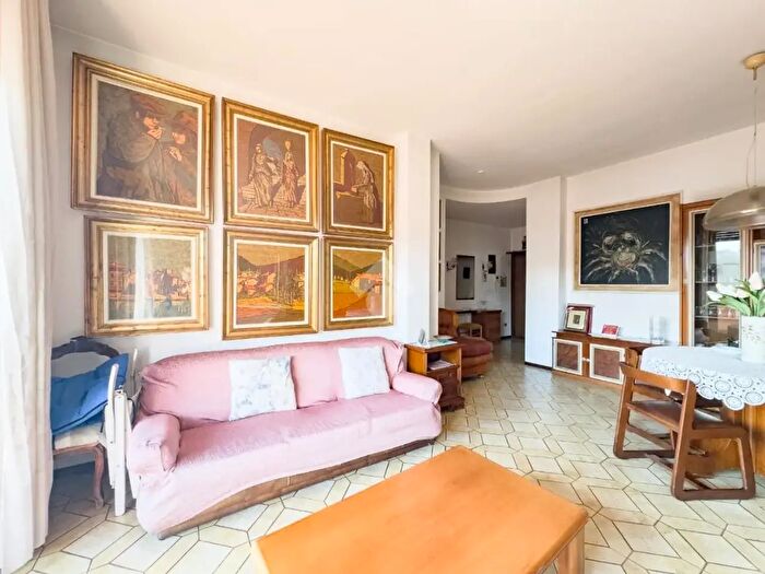 Appartamento trilocale in vendita in Via C Porta, Lissone
