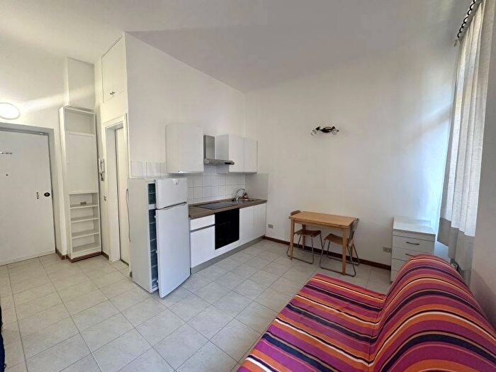 Appartamento monolocale in affitto in Via Orti, Quadronno Crocetta, Milano