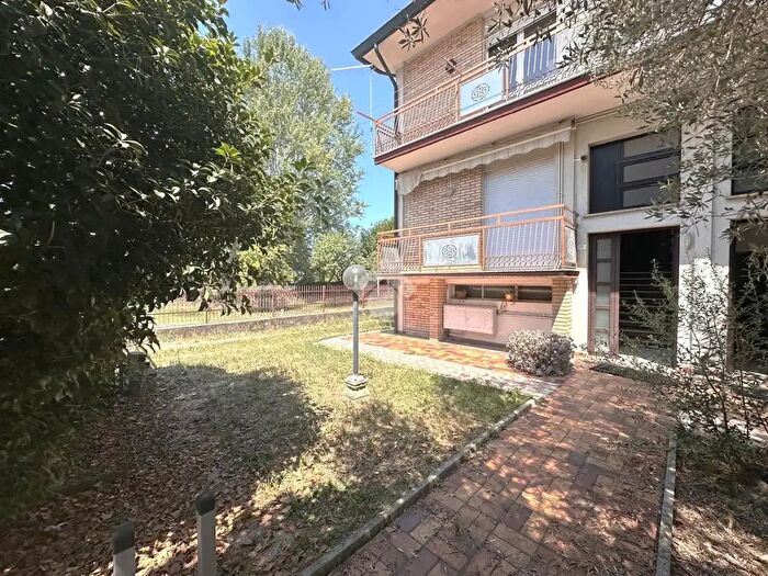 Casa con 10 locali in vendita in Vicolo Fratelli Marulli, Piombino Dese