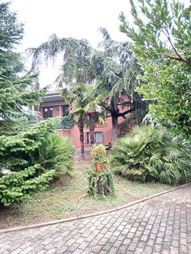 Casa con 8 locali in vendita in Via Genova a, Alessandria