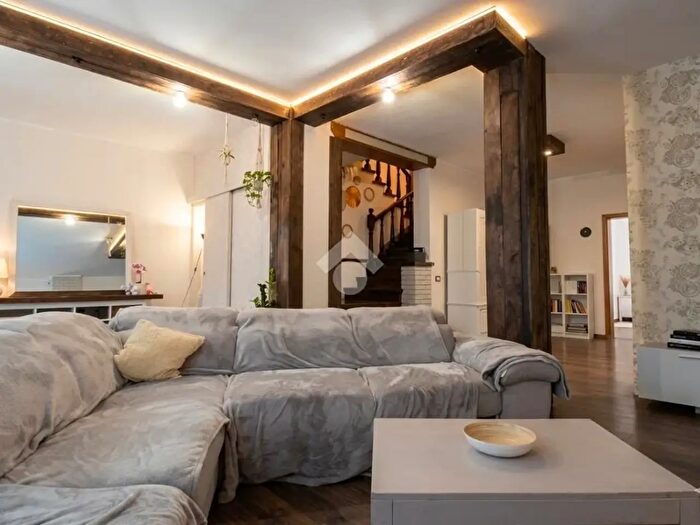 Casa con 6 locali in vendita in Viale Giosue' Carducci, Gambettola