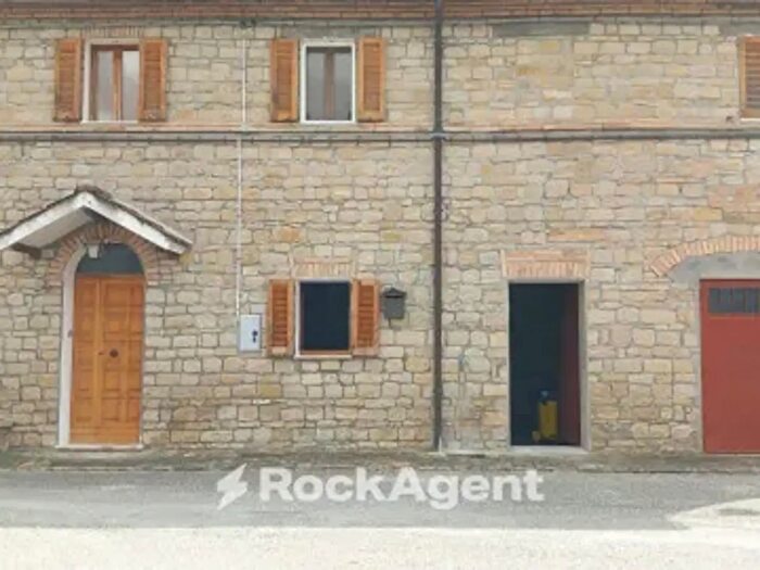 Casa con 6 locali in vendita in Via Santa Maria, Cupramontana