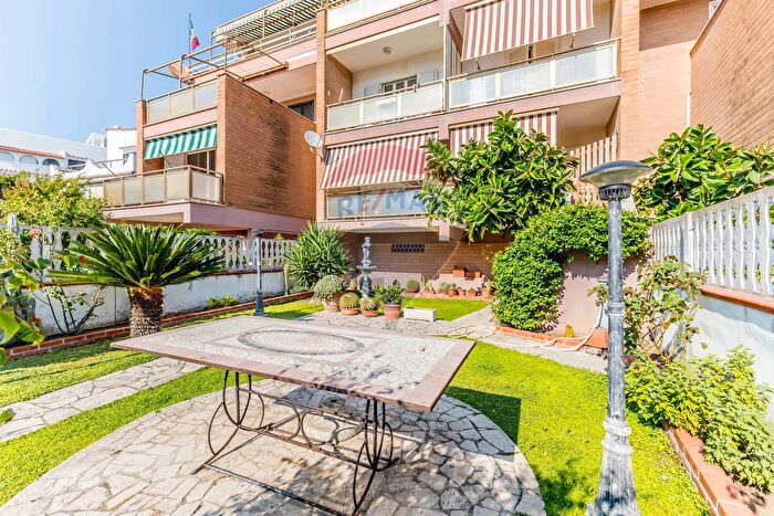 Casa quadrilocale in vendita in Anzio