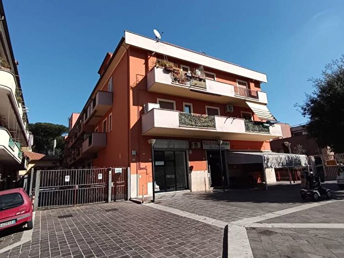 Casa quadrilocale in affitto in Piazza Aprile, Cecchina, Albano Laziale