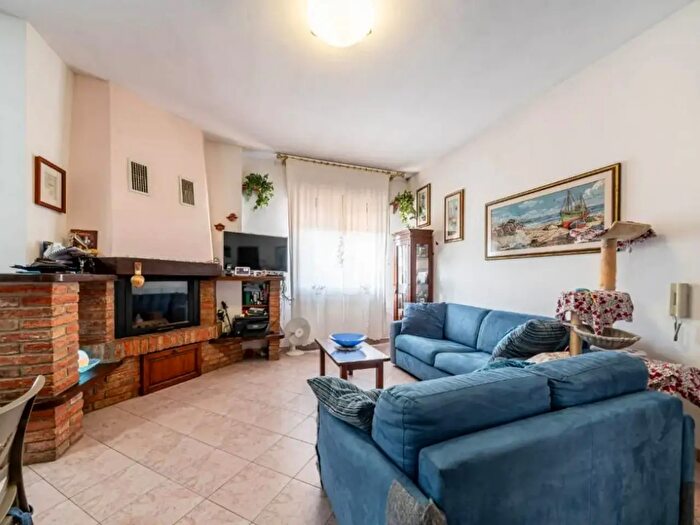 Appartamento trilocale in vendita in Piazza Sandro Pertini, Baricella