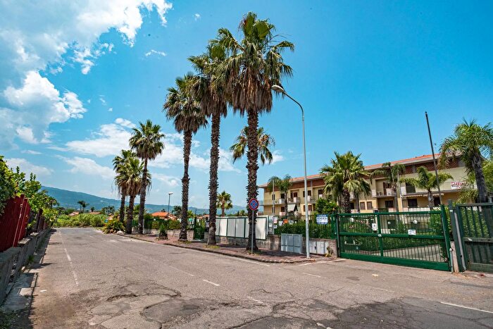 Appartamento bilocale in vendita in Via Salvatore Carbone, Mascali