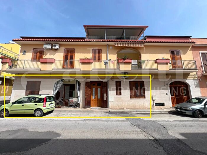 Appartamento quadrilocale in vendita in Via GMartorana, Avola