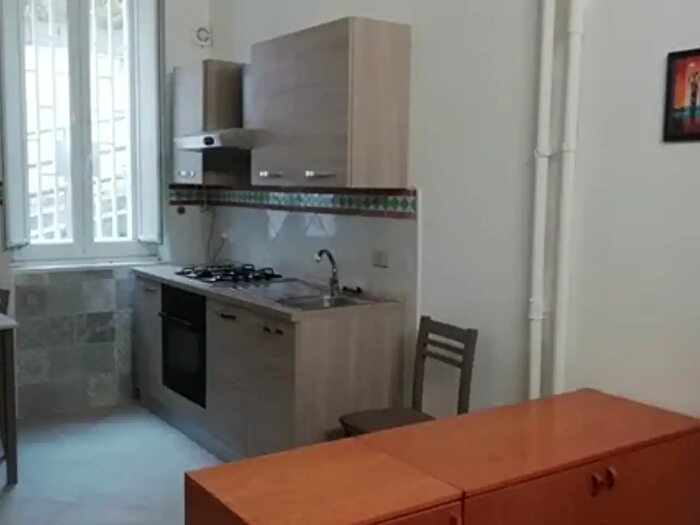 Appartamento bilocale in affitto in Via Palizzi, Napoli