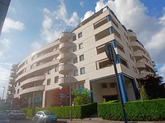 Appartamento trilocale in vendita in Via Leonardo da Vinci, Torino