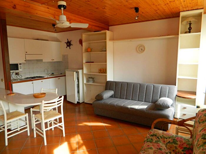 Appartamento monolocale in affitto in Laveno, LavenoMombello