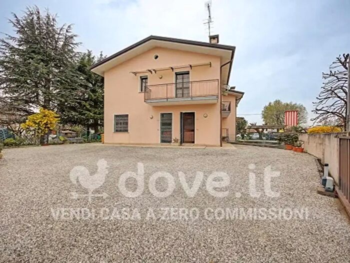 Casa quadrilocale in vendita in Via Lovadina, Carbonera