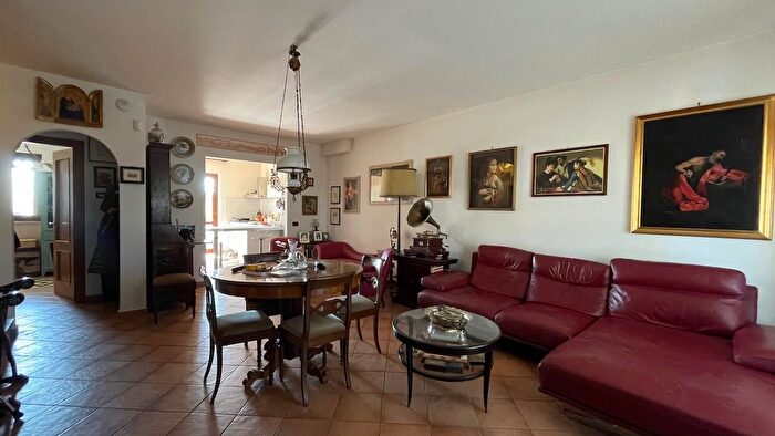 Casa con 5 locali in vendita in Roma