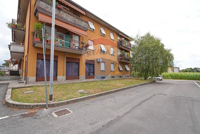 Appartamento bilocale in vendita in Piazza Facheris, Presezzo