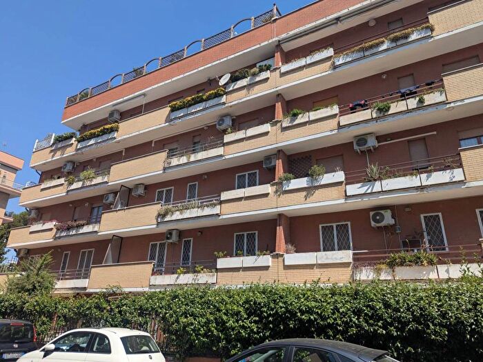 Appartamento bilocale in affitto in Via Enrico Besta, Baldo degli Ubaldi, Roma