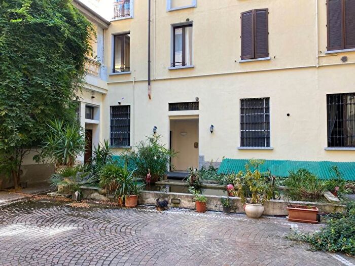 Appartamento trilocale in affitto in Via Alserio, Zara, Milano