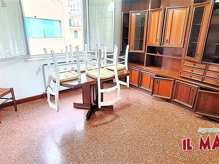 Appartamento con 6 locali in affitto in Certosa, Genova