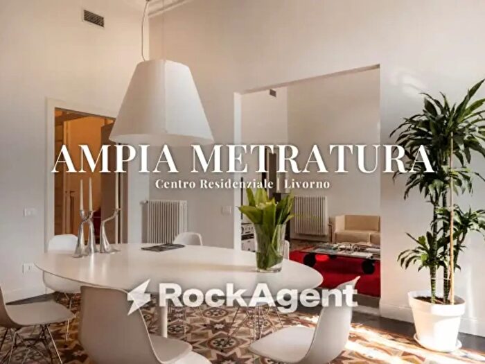 Appartamento quadrilocale in vendita in Viale Giosuè Carducci, Livorno