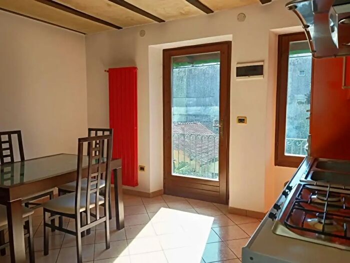 Appartamento trilocale in vendita in Viggiu