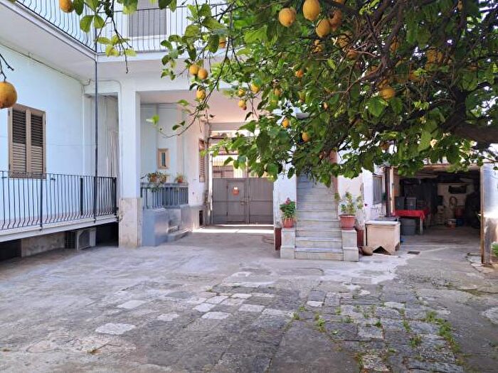 Appartamento trilocale in vendita in Via La Rosa, Maddaloni