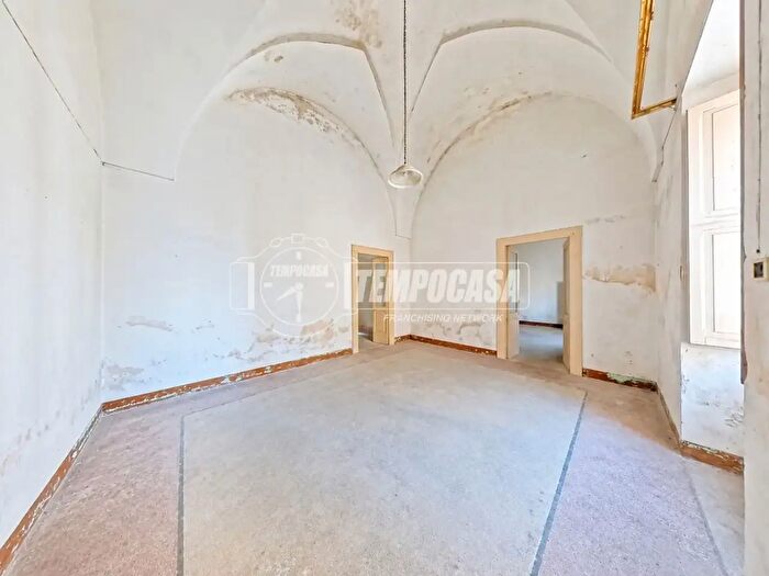 Casa con 6 locali in vendita in Via Umberto I, Cannole