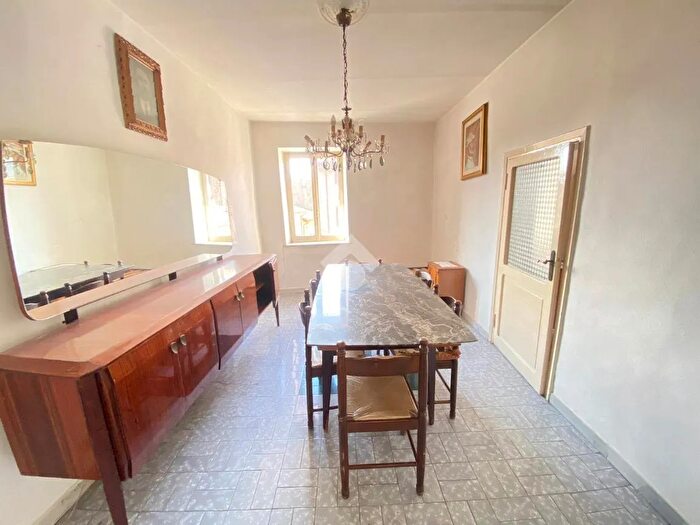 Appartamento trilocale in vendita in Via Borgo SantAntonio, Piglio